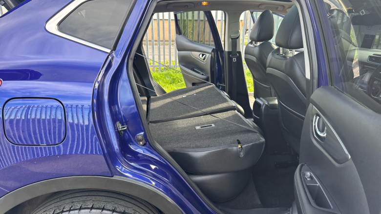 Nissan Qashqai 1.2 DiG-T Tekna 5dr Petrol Hatchback